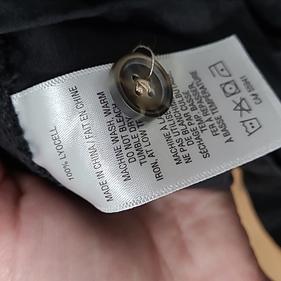 Harlow Black Button-Front Romper - Picture 4 of 4